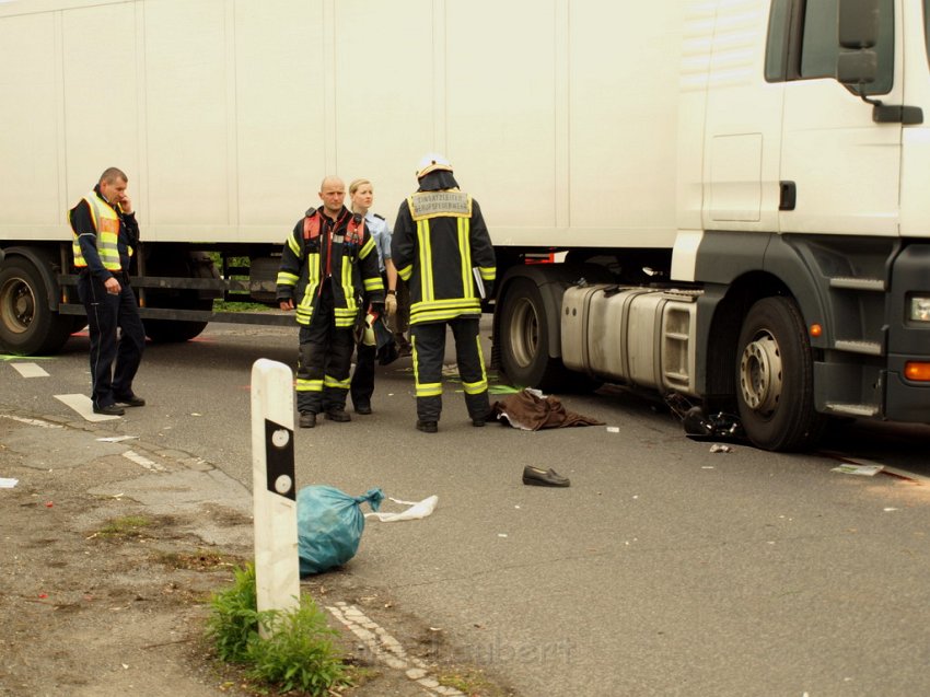 VU Rad LKW Koeln Duennwald Roensahlerstr P068.JPG